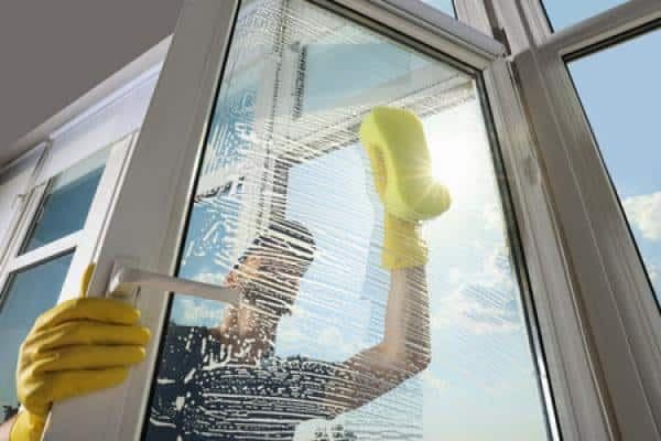 How Businesses Benefit from Professional Window Cleaning